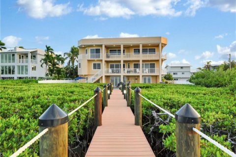 Villa ou maison à vendre à Key Largo, Floride: 5 chambres, 447.97 m2 № 2074863 - photo 4