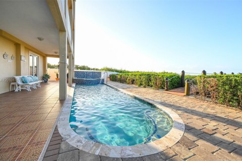 Villa ou maison à vendre à Key Largo, Floride: 5 chambres, 447.97 m2 № 2074863 - photo 9