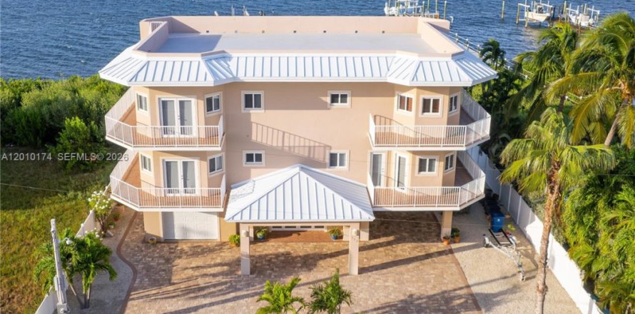 Villa ou maison à Key Largo, Floride 5 chambres, 447.97 m2 № 2074863