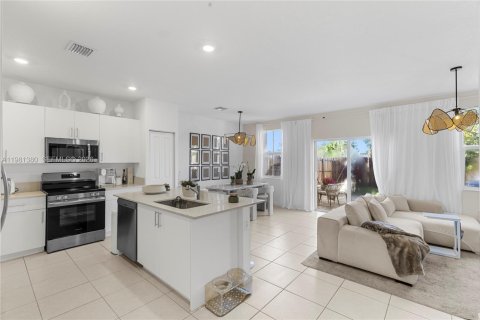 Touwnhouse à louer à Coral Springs, Floride: 3 chambres, 124.86 m2 № 2047144 - photo 7