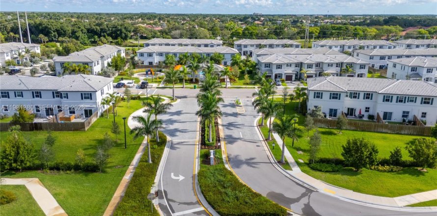 Touwnhouse à Coral Springs, Floride 3 chambres, 124.86 m2 № 2047144