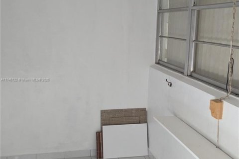 Купить кондоминиум в Халландейл-Бич, Флорида 1 спальня, 68м2, № 1874604 - фото 17