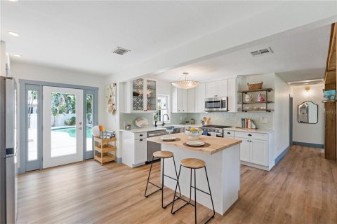 Casa en venta en Clearwater, Florida, 4 dormitorios, 173.63 m2 № 1784673 - foto 9