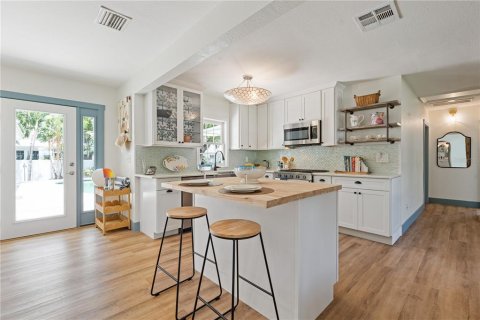 Casa en venta en Clearwater, Florida, 4 dormitorios, 173.63 m2 № 1784673 - foto 10
