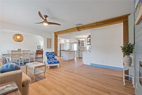 Casa en venta en Clearwater, Florida, 4 dormitorios, 173.63 m2 № 1784673 - foto 4