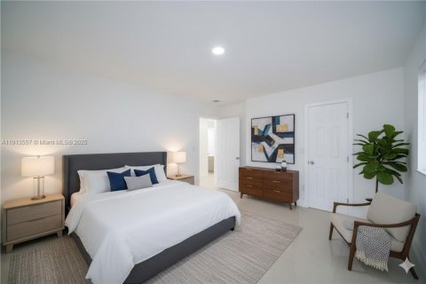 Casa en alquiler en North Miami Beach, Florida, 2 dormitorios, 153.01 m2 № 1970690 - foto 2