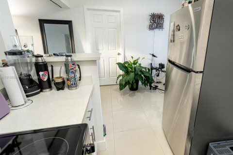 Casa en alquiler en North Miami Beach, Florida, 2 dormitorios, 153.01 m2 № 1970690 - foto 7