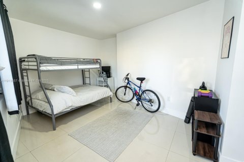 Casa en alquiler en North Miami Beach, Florida, 2 dormitorios, 153.01 m2 № 1970690 - foto 17