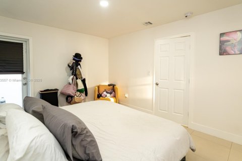Casa en alquiler en North Miami Beach, Florida, 2 dormitorios, 153.01 m2 № 1970690 - foto 23