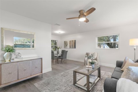 Casa en alquiler en Saint Petersburg, Florida, 4 dormitorios, 155.24 m2 № 1826618 - foto 3