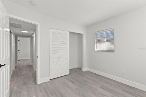Casa en alquiler en Saint Petersburg, Florida, 4 dormitorios, 155.24 m2 № 1826618 - foto 23