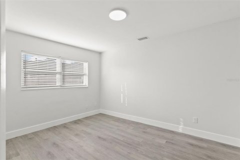 Casa en alquiler en Saint Petersburg, Florida, 4 dormitorios, 155.24 m2 № 1826618 - foto 24