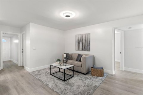 Casa en alquiler en Saint Petersburg, Florida, 4 dormitorios, 155.24 m2 № 1826618 - foto 12