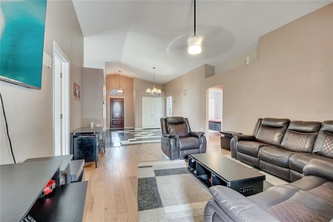 House in Orlando, Florida 4 bedrooms, 148.83 sq.m. № 1835919 - photo 4