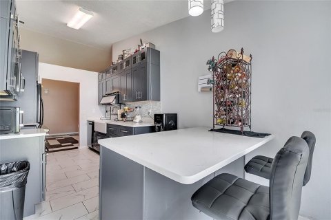 House in Orlando, Florida 4 bedrooms, 148.83 sq.m. № 1835919 - photo 7
