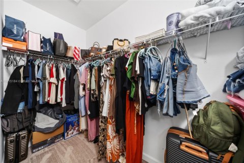 Townhouse in Miami, Florida 2 bedrooms, 131.55 sq.m. № 1971760 - photo 20