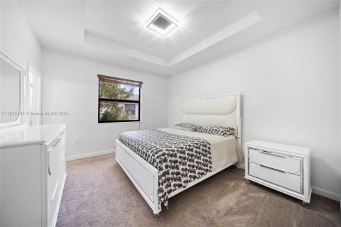 Townhouse in Miami, Florida 2 bedrooms, 131.55 sq.m. № 1971760 - photo 17