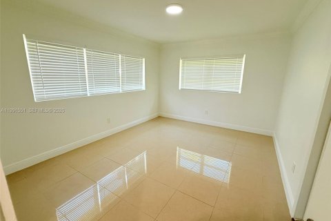 Casa en alquiler en Miami, Florida, 3 dormitorios, 172.33 m2 № 2052583 - foto 7