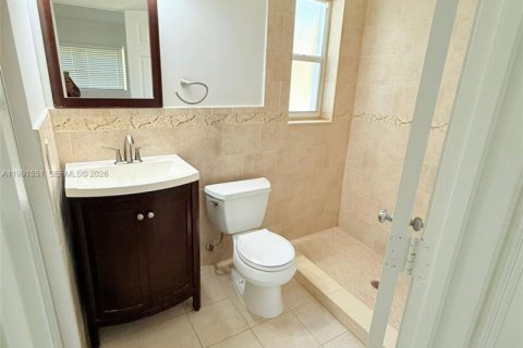 Casa en alquiler en Miami, Florida, 3 dormitorios, 172.33 m2 № 2052583 - foto 6