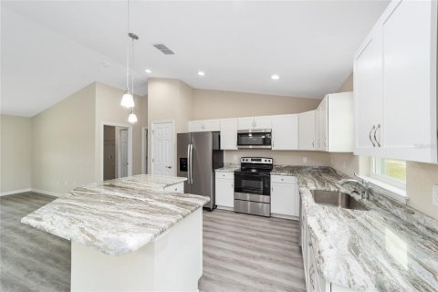 Villa ou maison à vendre à Citrus Springs, Floride: 3 chambres, 144.65 m2 № 1563481 - photo 4