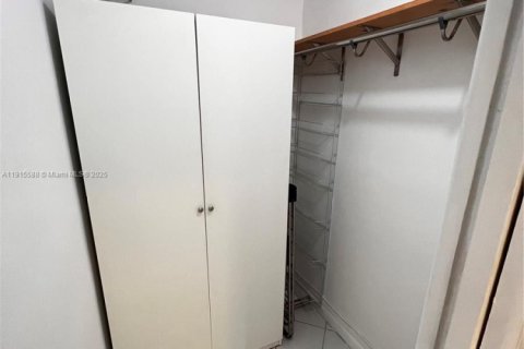 Copropriété à vendre à Miami Beach, Floride: 38.83 m2 № 2016222 - photo 17