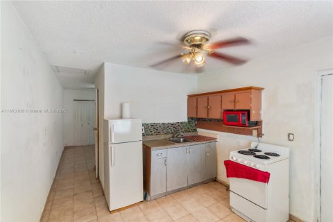 House in Miami Gardens, Florida 4 bedrooms, 175.03 sq.m. № 1893116 - photo 25