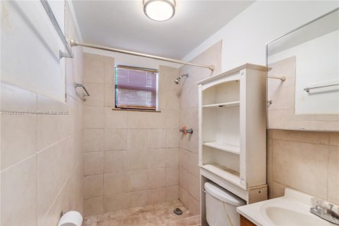 House in Miami Gardens, Florida 4 bedrooms, 175.03 sq.m. № 1893116 - photo 28