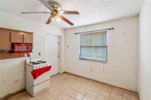 House in Miami Gardens, Florida 4 bedrooms, 175.03 sq.m. № 1893116 - photo 27