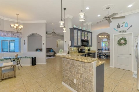 House in North Port, Florida 3 bedrooms, 220.18 sq.m. № 1538077 - photo 20