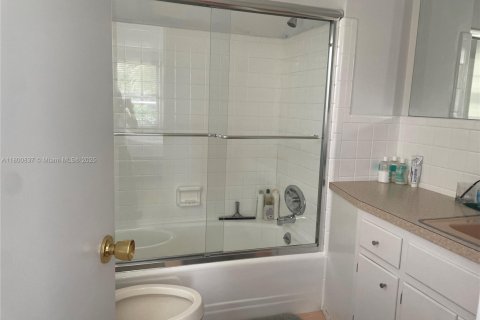 Condo in Delray Beach, Florida, 2 bedrooms  № 1861948 - photo 8