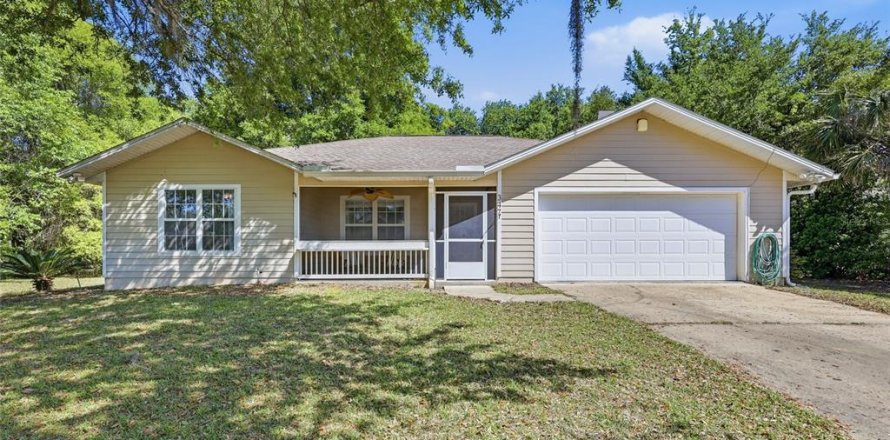 Villa ou maison à Hawthorne, Floride 3 chambres, 135.82 m2 № 2092490