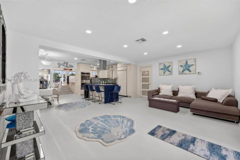 Снять в аренду виллу или дом в Помпано-Бич, Флорида 3 спальни, 258.83м2, № 2029514 - фото 14