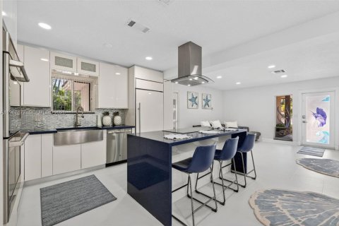 Снять в аренду виллу или дом в Помпано-Бич, Флорида 3 спальни, 258.83м2, № 2029514 - фото 8