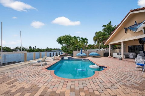 Снять в аренду виллу или дом в Помпано-Бич, Флорида 3 спальни, 258.83м2, № 2029514 - фото 21