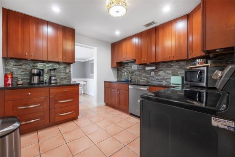 House in Ormond Beach, Florida 2 bedrooms, 112.78 sq.m. № 1624974 - photo 12