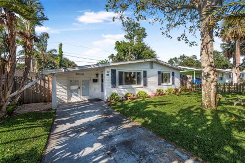 House in Ormond Beach, Florida 2 bedrooms, 112.78 sq.m. № 1624974 - photo 1