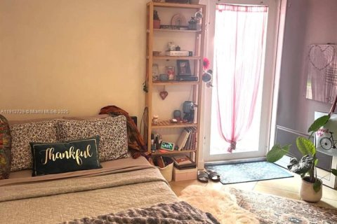 Adosado en venta en Miami, Florida, 3 dormitorios, 118.54 m2 № 1968741 - foto 3