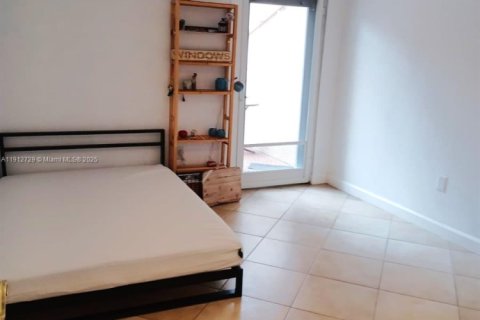 Adosado en venta en Miami, Florida, 3 dormitorios, 118.54 m2 № 1968741 - foto 8