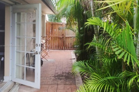 Adosado en venta en Miami, Florida, 3 dormitorios, 118.54 m2 № 1968741 - foto 9