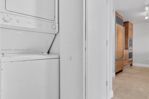 Купить кондоминиум в Майами, Флорида 1 спальня, 81.94м2, № 2025961 - фото 15