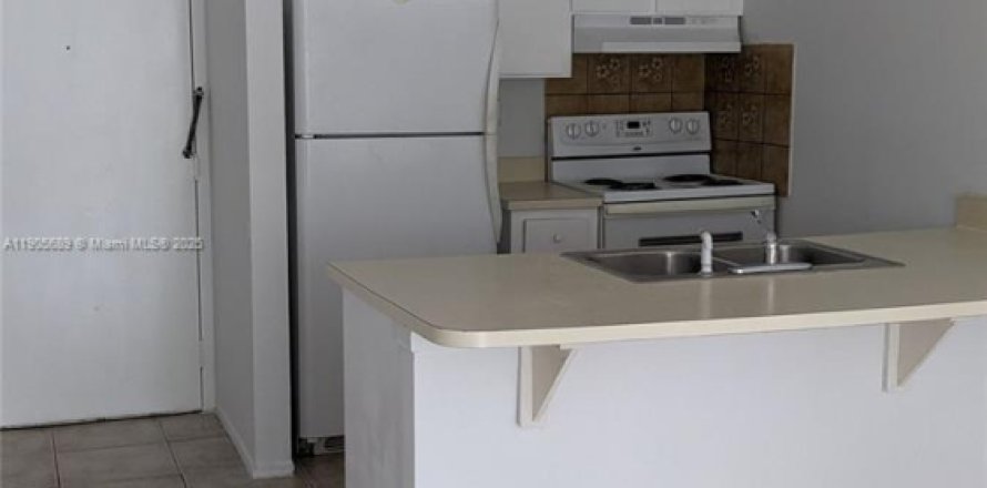 Condo à Coral Springs, Floride, 1 chambre  № 1956632