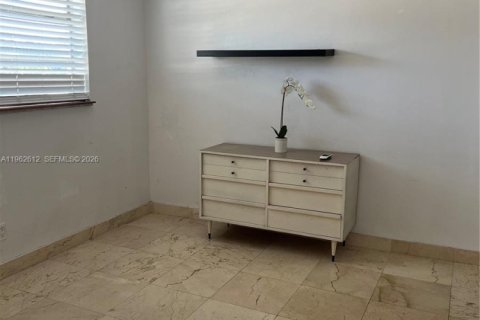 Condo in Miami Beach, Florida, 1 bedroom  № 2023791 - photo 6
