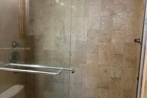 Condo in Miami Beach, Florida, 1 bedroom  № 2023791 - photo 8