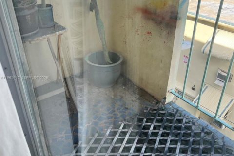 Condo in Miami Beach, Florida, 1 bedroom  № 2023791 - photo 5