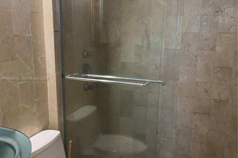 Condo in Miami Beach, Florida, 1 bedroom  № 2023791 - photo 9