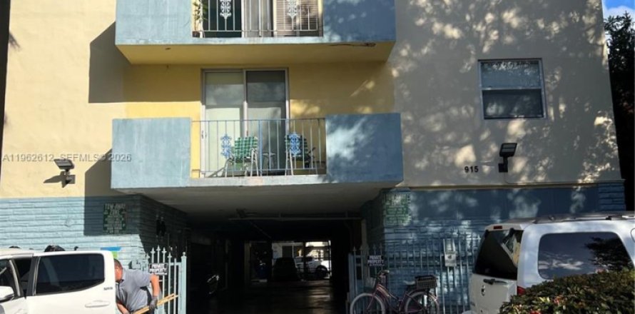 Condo in Miami Beach, Florida, 1 bedroom  № 2023791