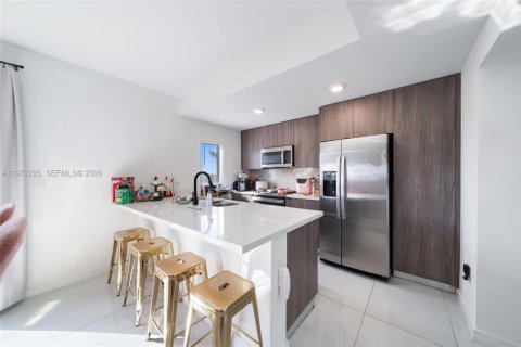 Casa en venta en Florida City, Florida, 5 dormitorios, 176.7 m2 № 2040827 - foto 6