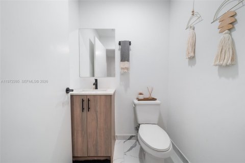 Casa en venta en Florida City, Florida, 5 dormitorios, 176.7 m2 № 2040827 - foto 7