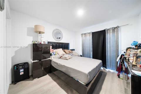 Casa en venta en Florida City, Florida, 5 dormitorios, 176.7 m2 № 2040827 - foto 9