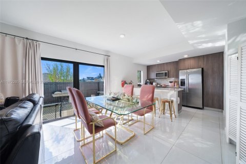 Casa en venta en Florida City, Florida, 5 dormitorios, 176.7 m2 № 2040827 - foto 5